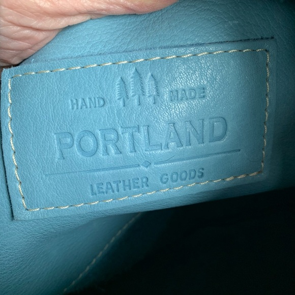 Portland Leather Company Large Bucket Bag - Picture 6 of 6